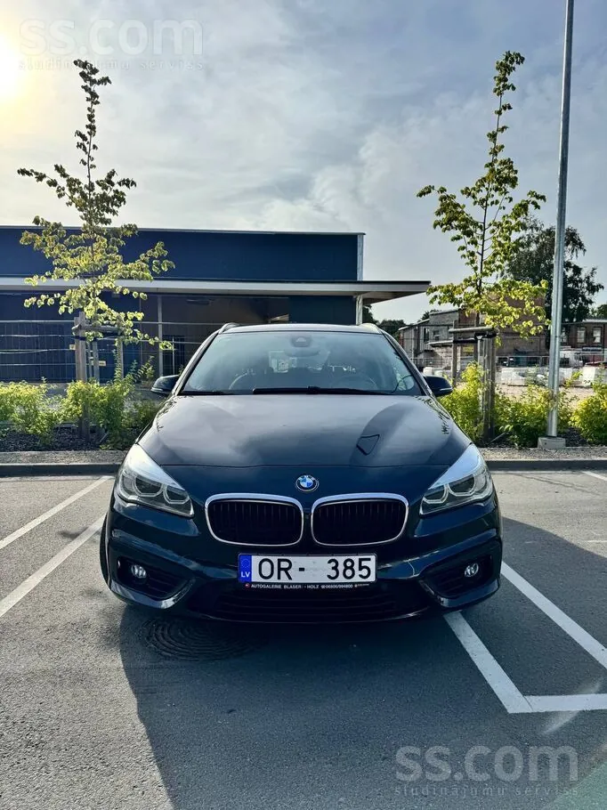 BMW 216D Active Tourer 2018 photo 2