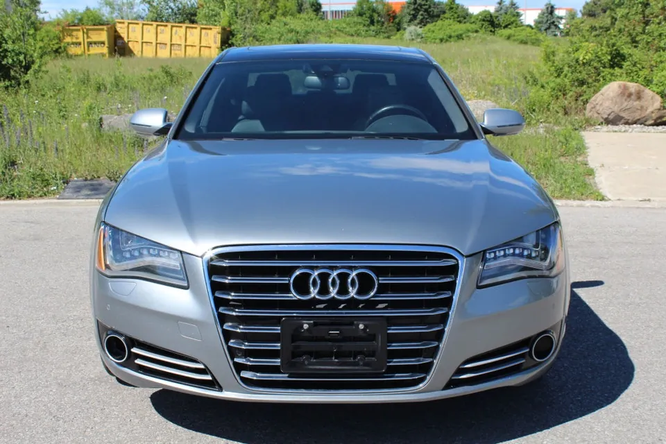 Audi A8 2012 photo 3