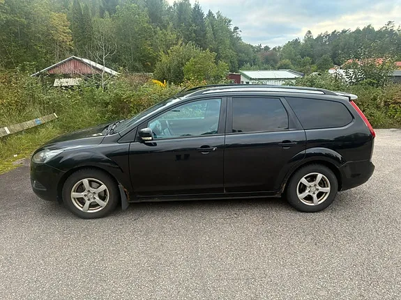 Ford Focus 2010 photo 2