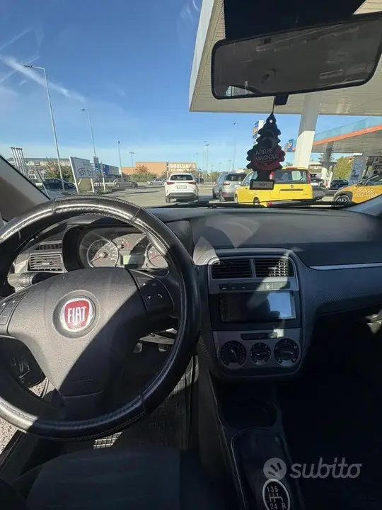 Fiat Grande Punto 2009 photo 4