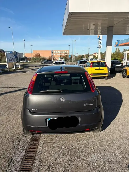 Fiat Grande Punto 2009 photo 3