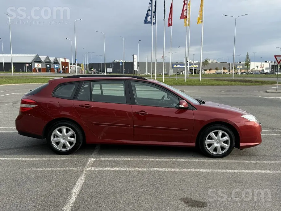 Renault Laguna 2009 photo 4