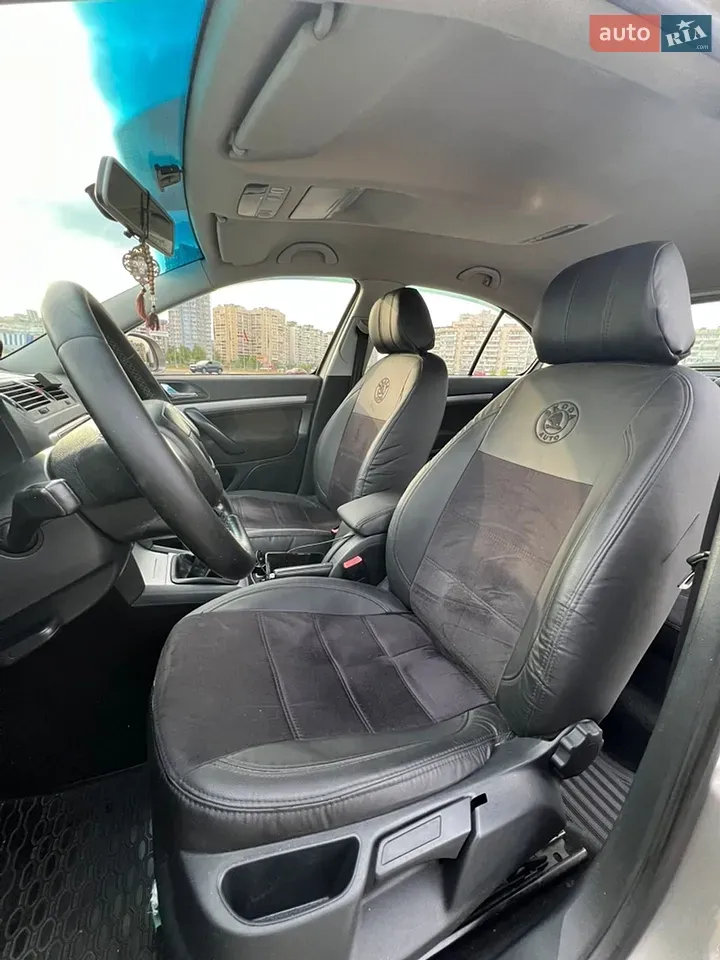 Skoda Octavia 2011 photo 4