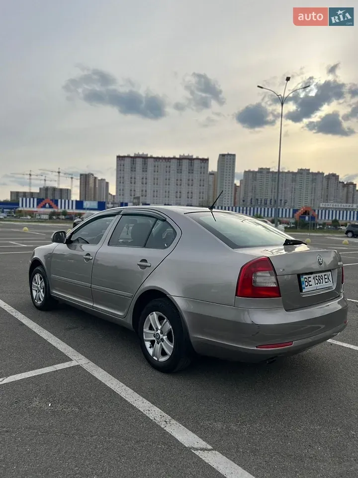 Skoda Octavia 2011 photo 3