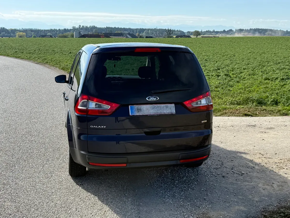 Ford Galaxy 2009 photo 3