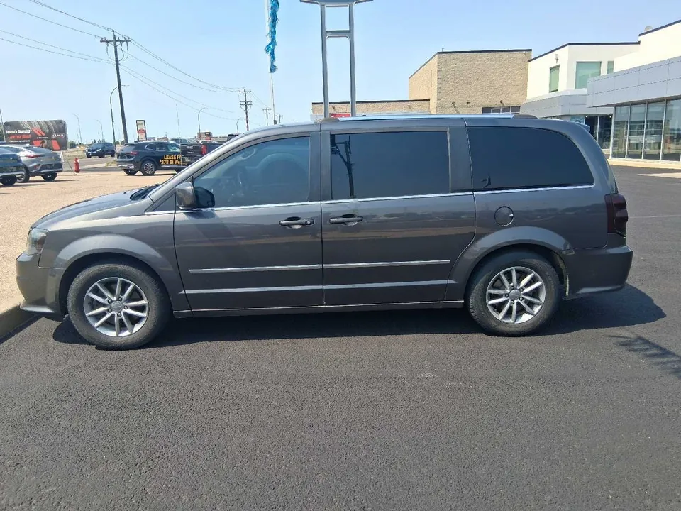 Dodge Caravan 2016 photo 2