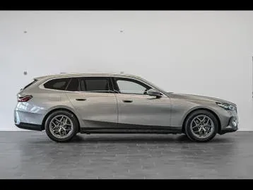 BMW 5 Series 2025 photo 3