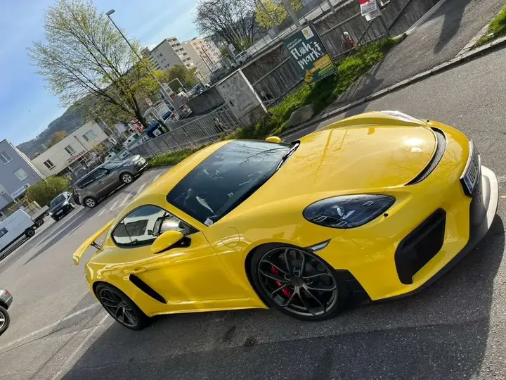 Porsche 718 Gt4