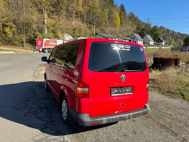 Volkswagen T5 2004 photo 2