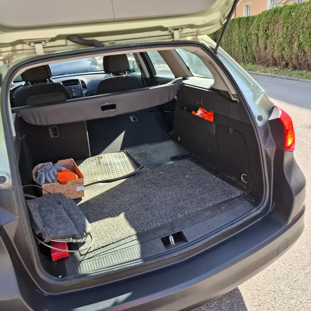 Opel Astra 2011 photo 3