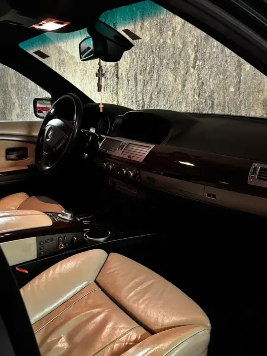 BMW 7 Series 2008 photo 2
