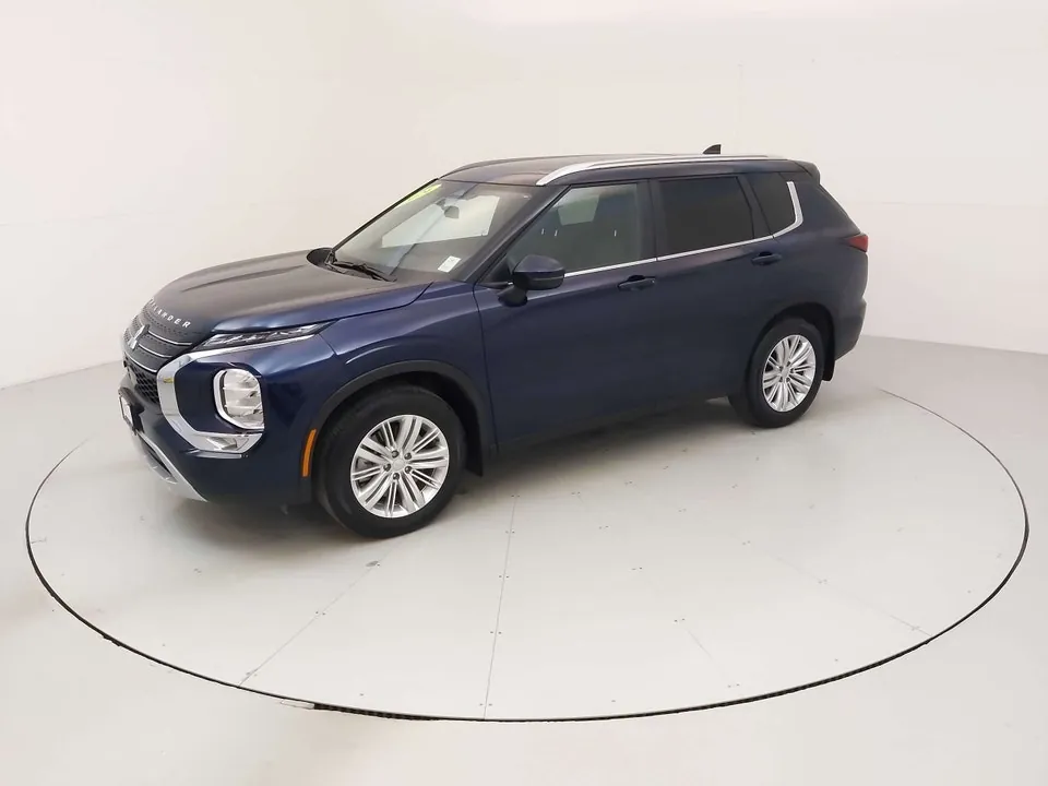 Mitsubishi Outlander 2024 photo 2