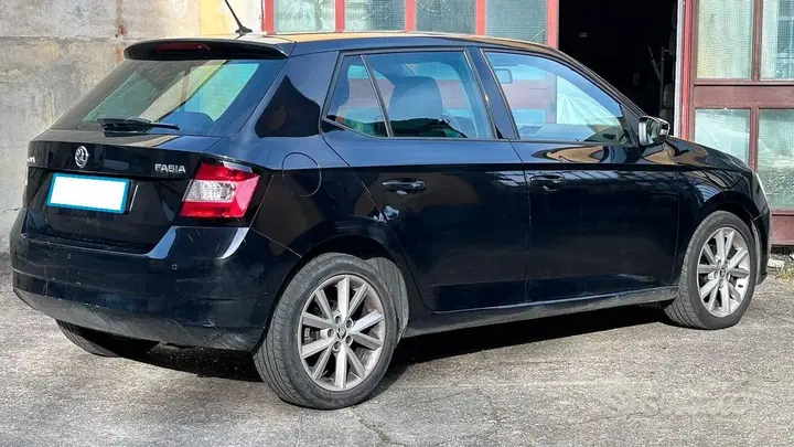 Skoda Fabia 2016 photo 4