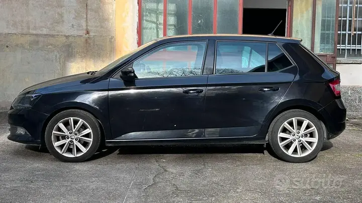 Skoda Fabia 2016 photo 5