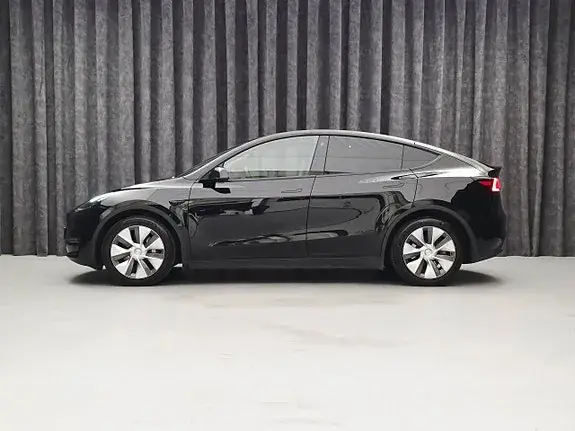 Tesla Model Y 2023 photo 4