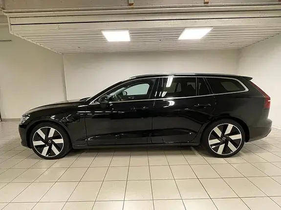 Volvo V60 2024 photo 2