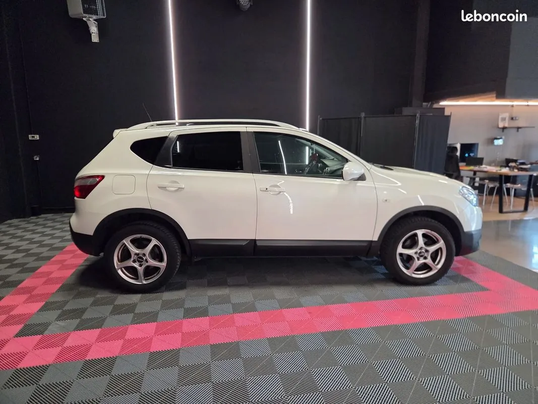 Nissan Qashqai 2014 photo 2