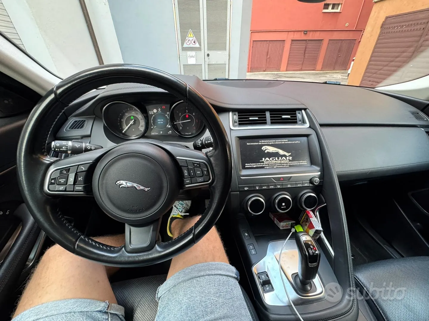 Jaguar E-Pace 2018 photo 3