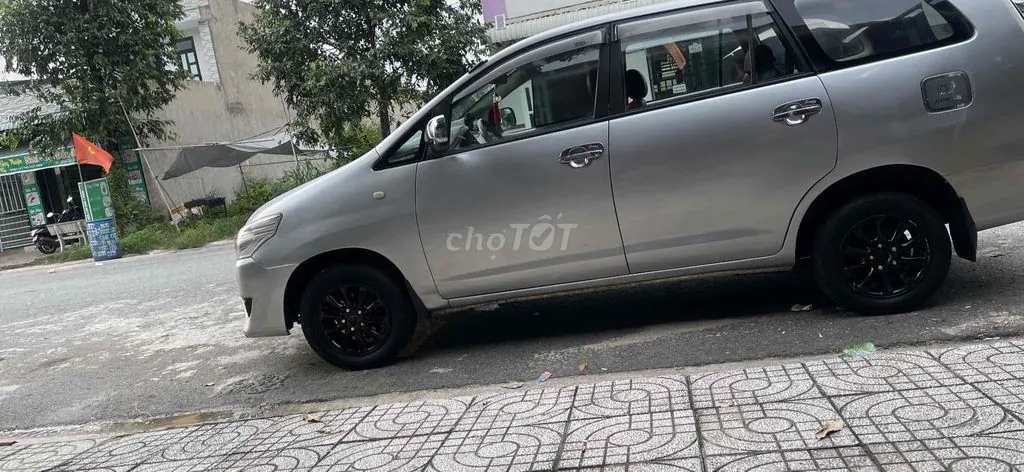 Toyota Innova 2008 photo 3