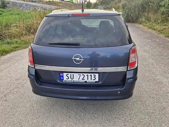 Opel Astra 2009 photo 4