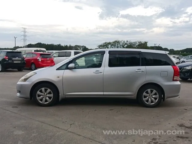 Toyota Wish 2007 photo 4