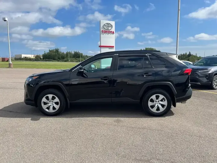 Toyota Rav4 2021 photo 2