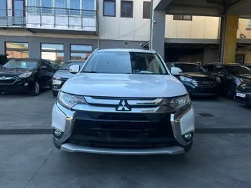 Mitsubishi Outlander 2016 photo 2