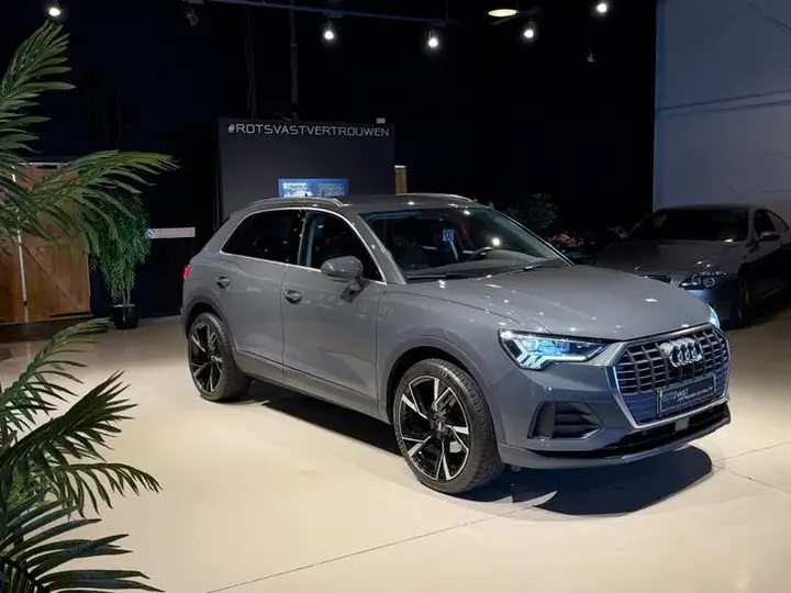 Audi Q3 2019 photo 3