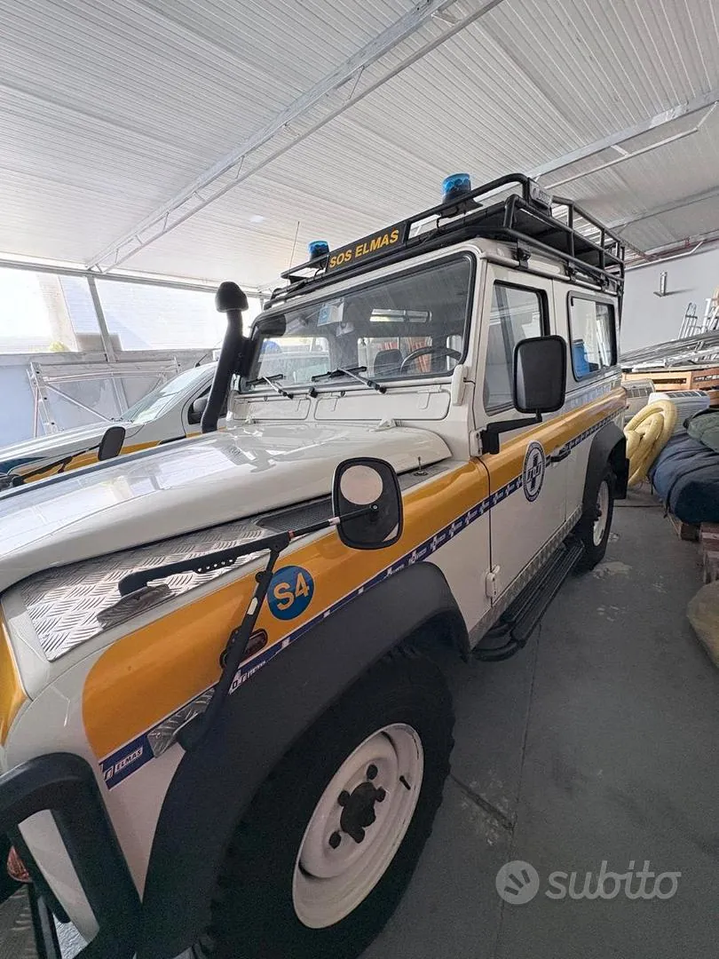 Land Rover Defender 2006 photo 4