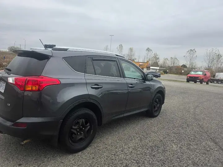 Toyota Rav4 2015 photo 4