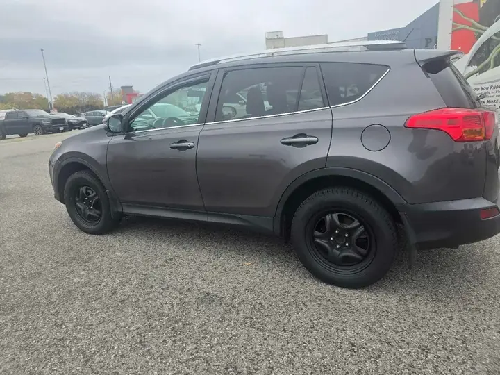 Toyota Rav4 2015 photo 3
