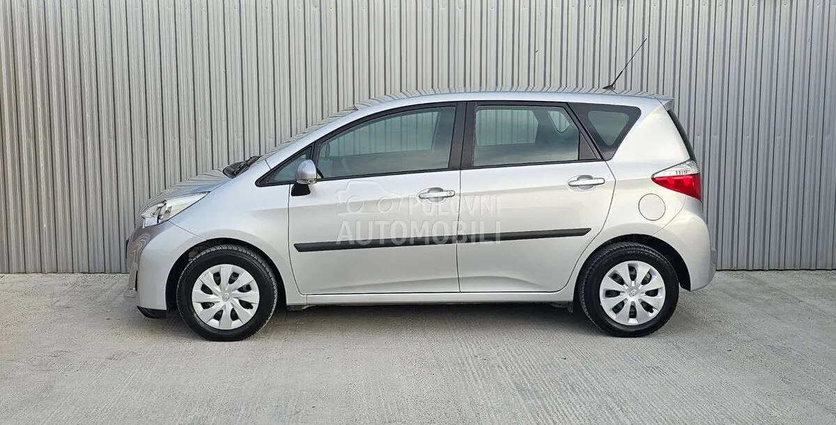 Toyota Verso 2011 photo 4