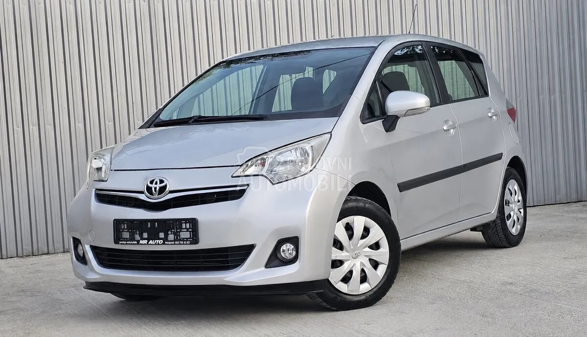 Toyota Verso 2011 photo 3