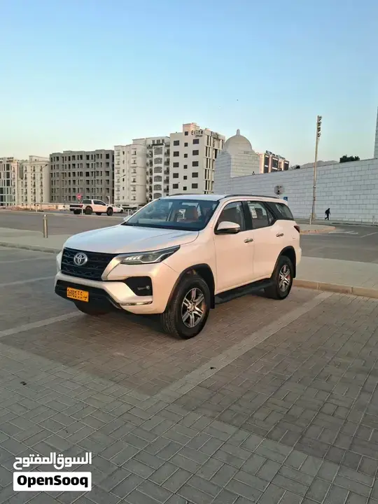 Toyota Fortuner 2023 photo 2