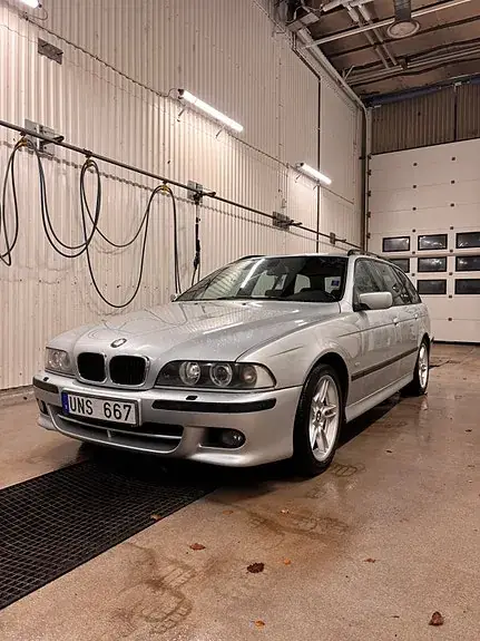 BMW 525I