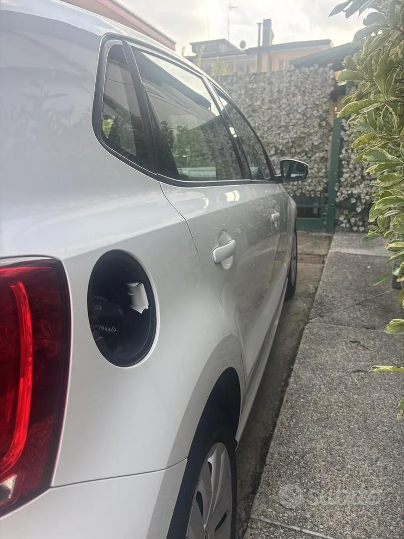 Volkswagen Polo 2010 photo 4
