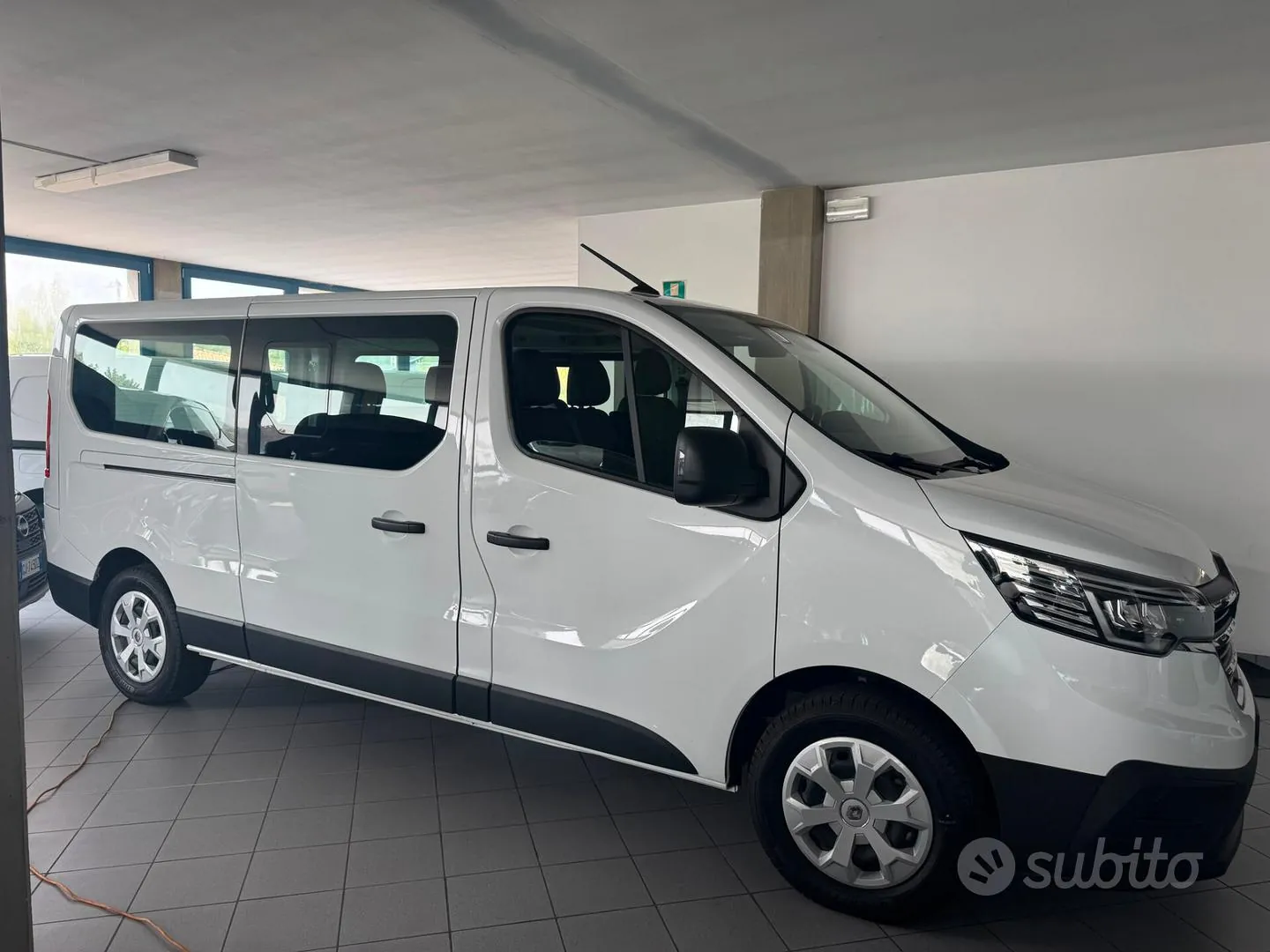 Renault Trafic 2023 photo 2