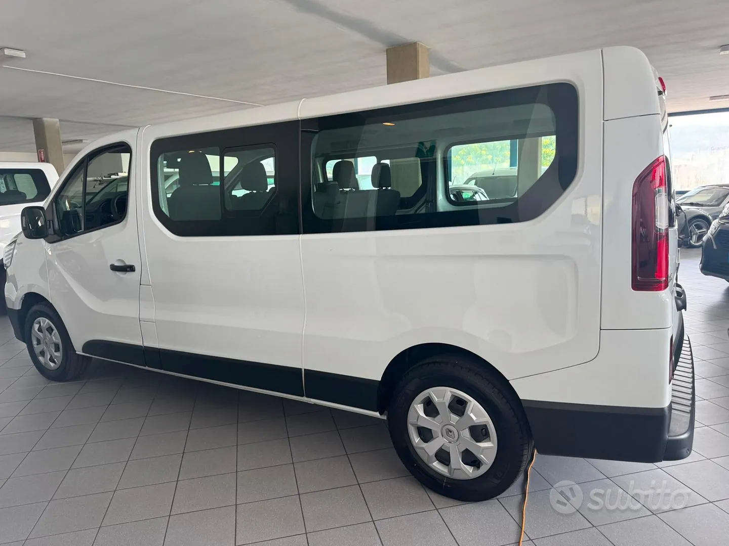 Renault Trafic 2023 photo 4