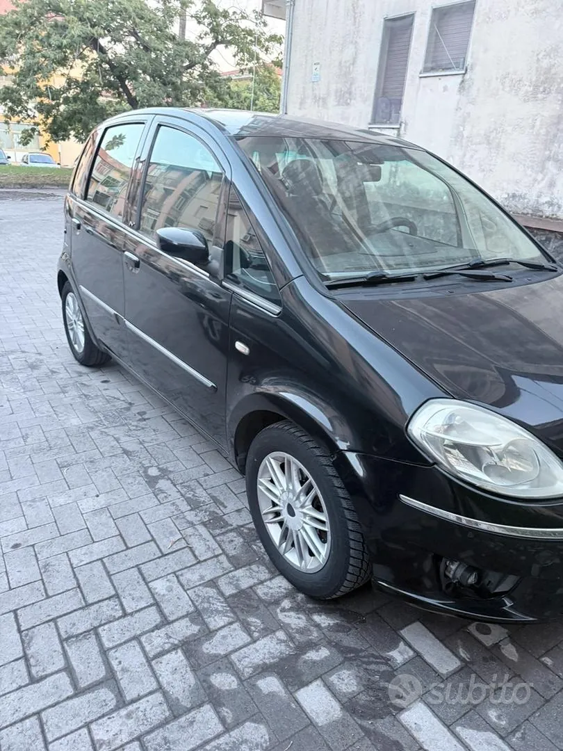 Lancia Musa 2009 photo 2