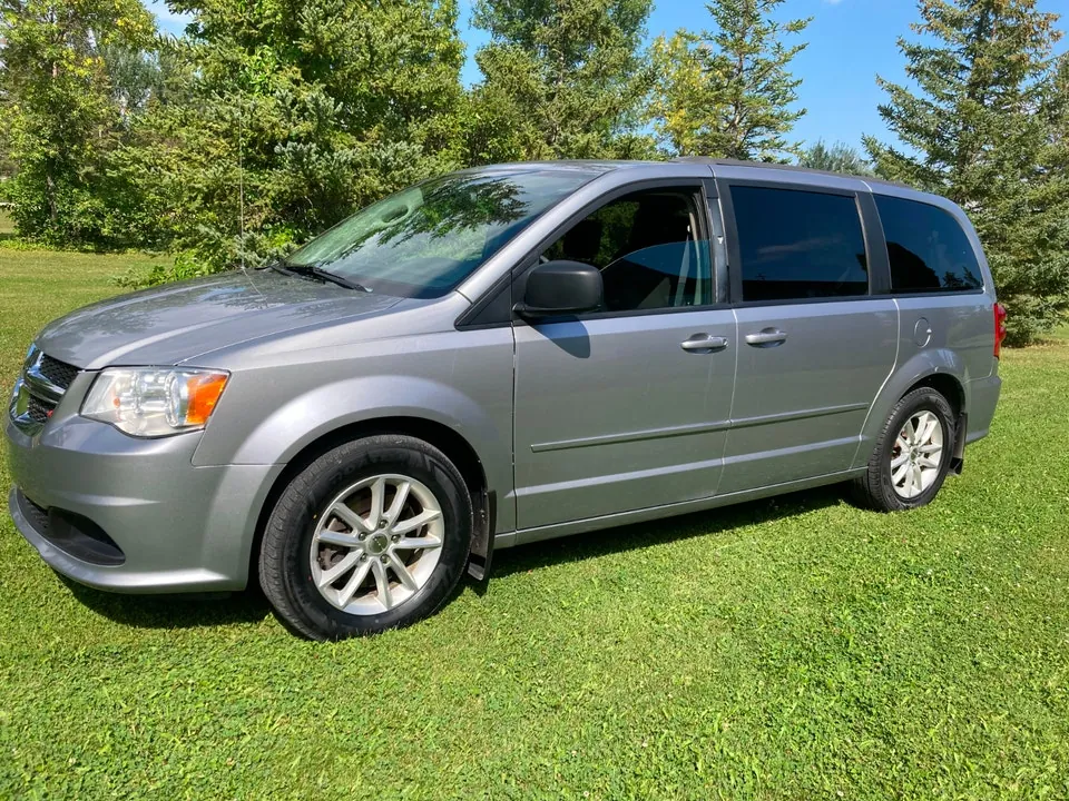 Dodge Grand Caravan 2015 photo 2