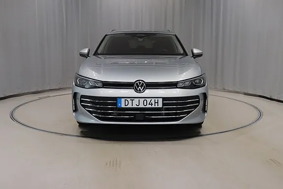 Volkswagen Passat 2025 photo 2