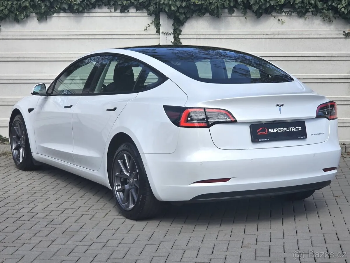 Tesla Model 3 2022 photo 5
