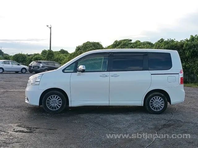Toyota Noah X Smart Edition 2009 photo 4
