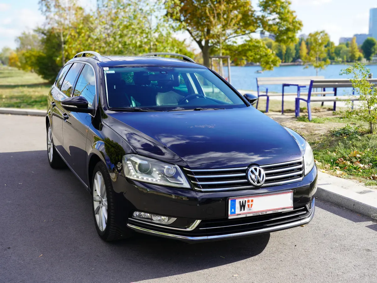 Volkswagen Passat 2012 photo 2