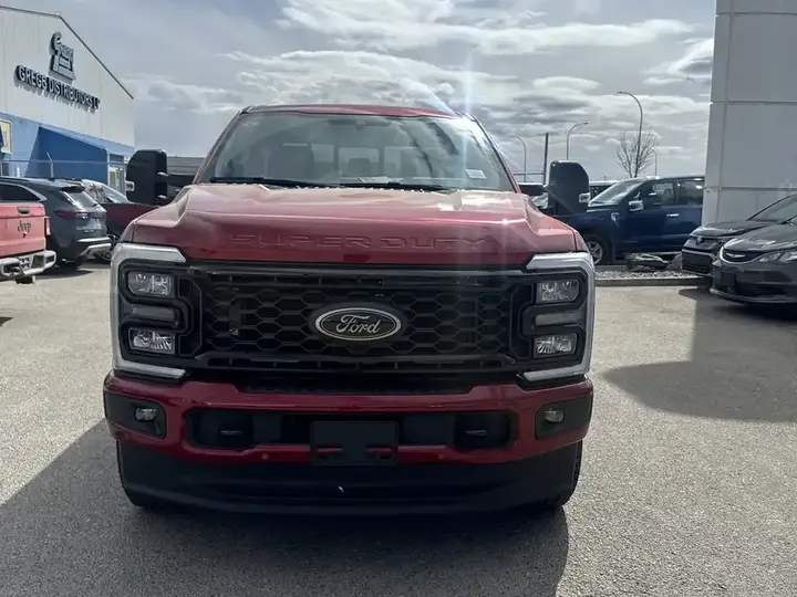 Ford F-350 Super Duty 2026 photo 3