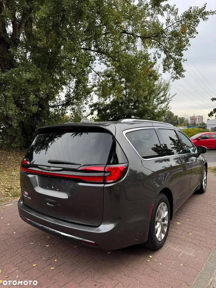 Chrysler Pacifica 2021 photo 3