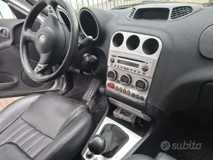 Alfa Romeo 156 2004 photo 2