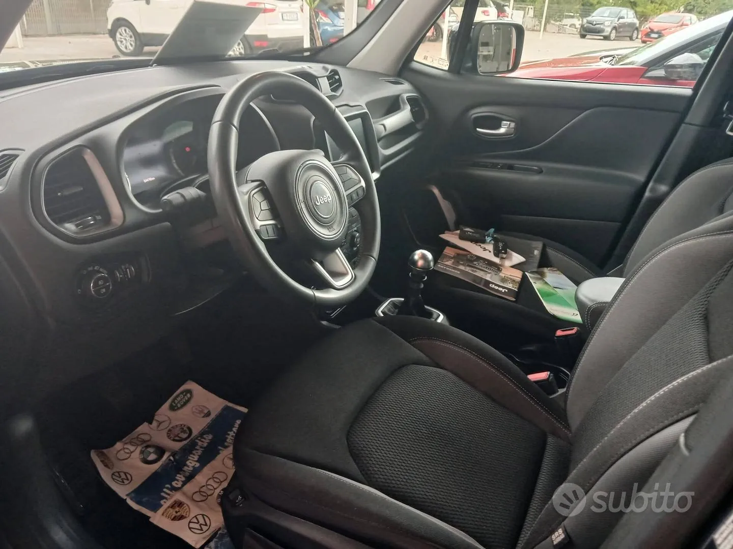 Jeep Renegade 2023 photo 2