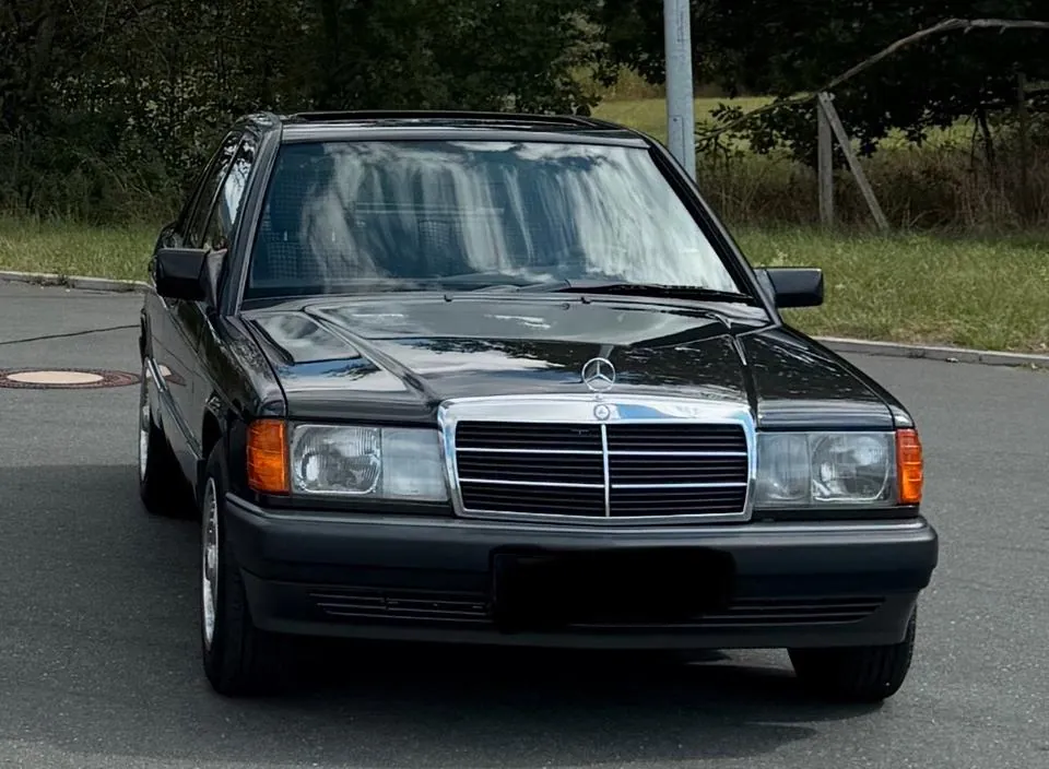 Mercedes-Benz 190 E
