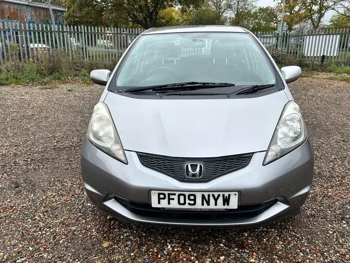 Honda Jazz 2009 photo 2